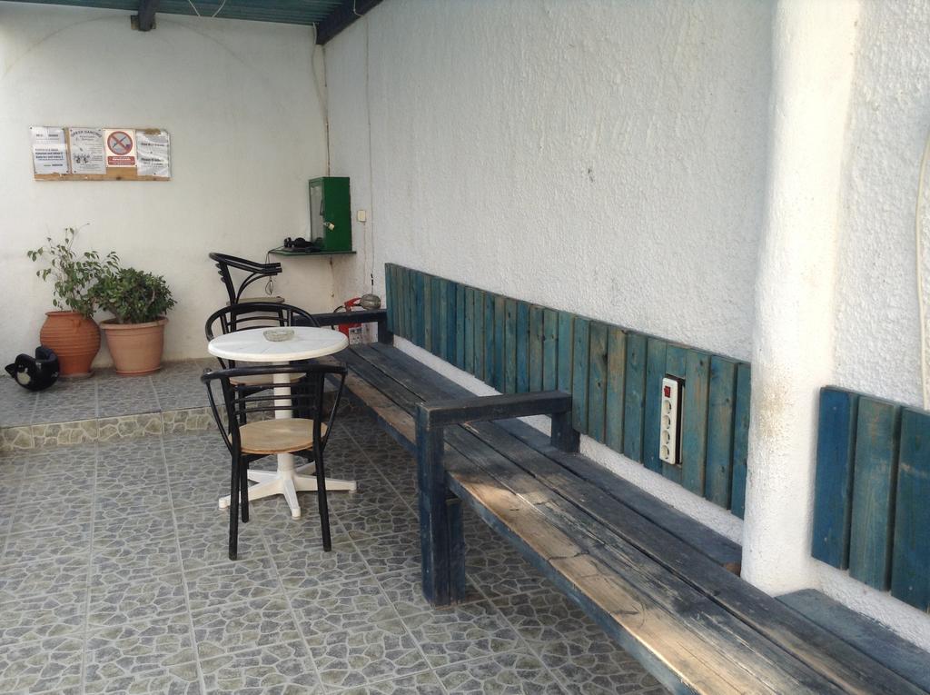 Rooms To Let Katerina & John'S Perissa (Santorini) Exterior foto