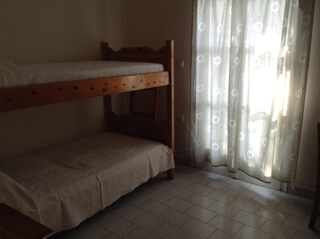 Rooms To Let Katerina & John'S Perissa (Santorini) Exterior foto
